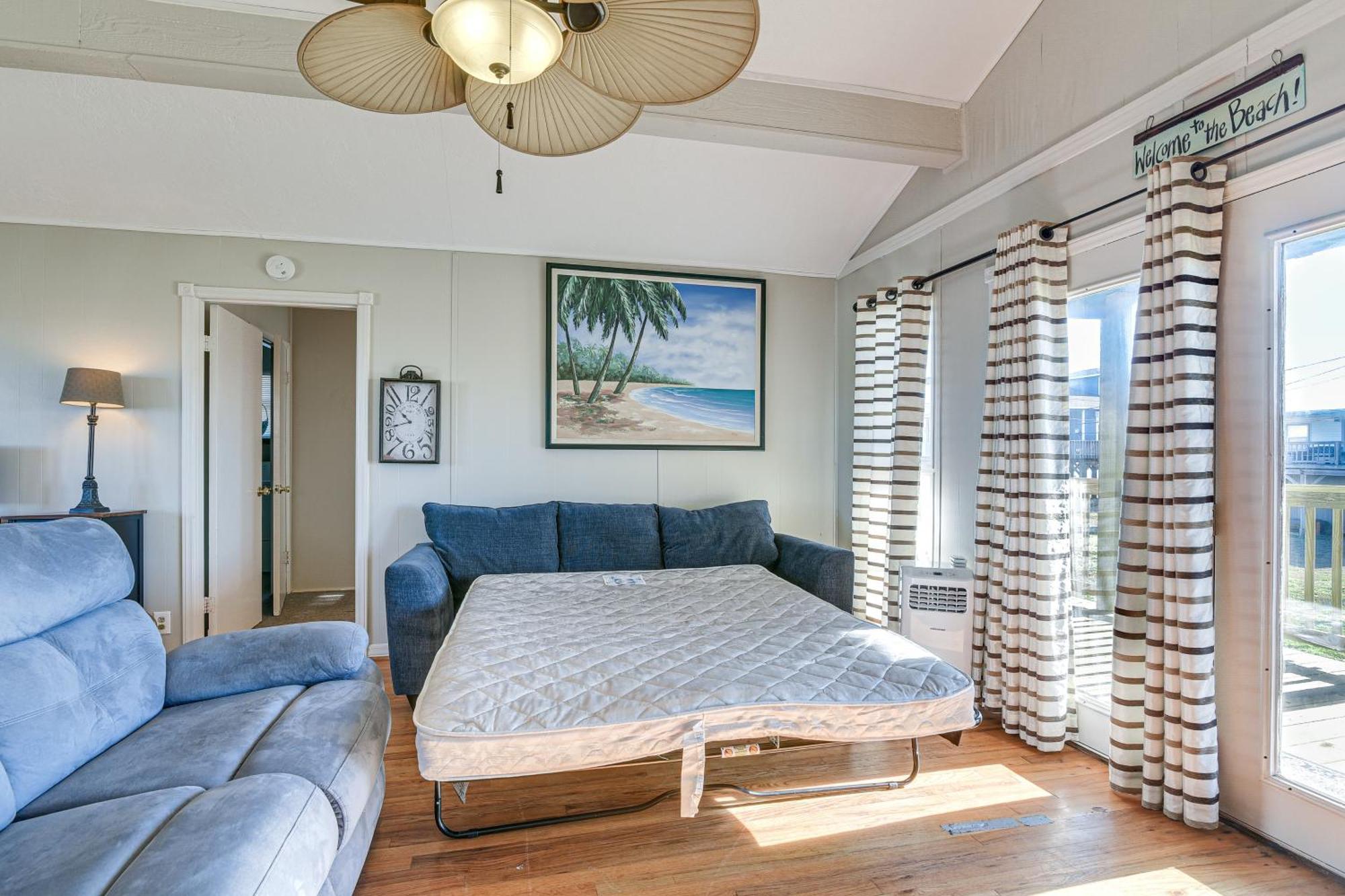 Second-row Surfside House Newly Renovated! Surfside Beach