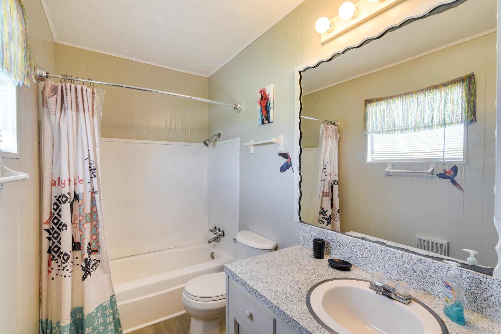 Ferienhaus Second-row Surfside House Newly Renovated! Surfside Beach